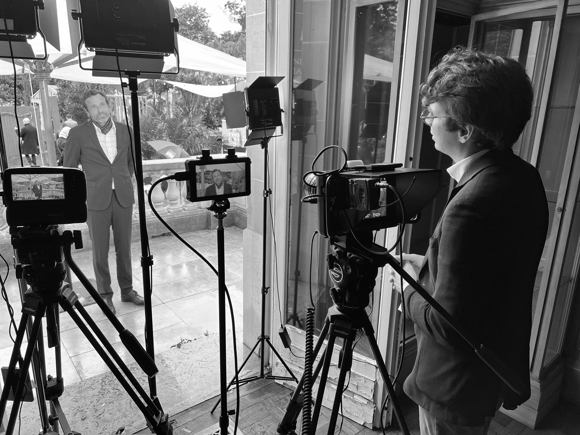 interview-social-media